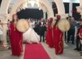 Damada düğünde altın yerine araç lastiği hediye etti