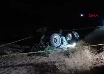Şanlıurfa’da tarladan dönerken devrilen traktörün altında can verdi