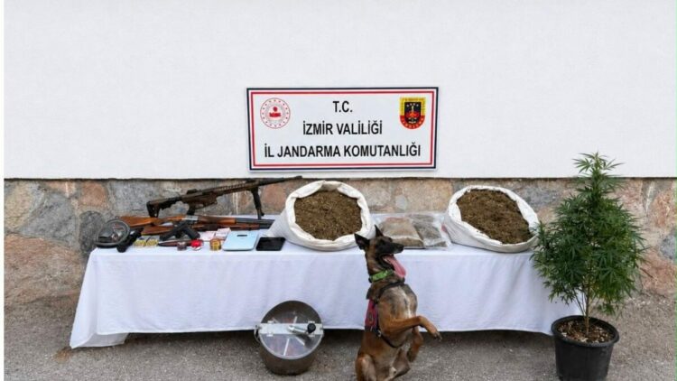 İzmir'de uyuşturucu operasyonu: 7 gözaltı