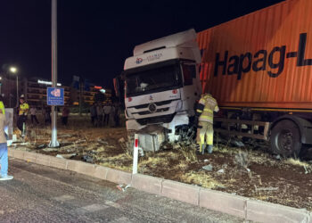 Refüje çıkan TIR’ın sürücüsü yaralandı