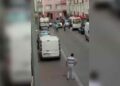 Komşuların keserli, yumruklu kavgası kamerada