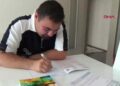 Otizmli Deniz Zekai, evde çalışarak moleküler biyoloji ve genetik bölümünü kazandı