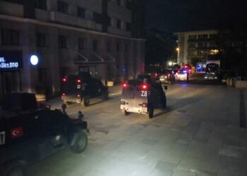 DEAŞ'a finans sağlayan şüphelilere operasyon: 14 gözaltı