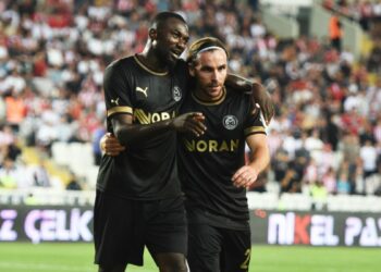 Manisa FK Sivas'ta puanı kaptı