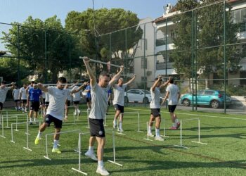 Marmaris Belediyespor FK sahaya indi