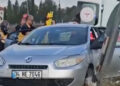 Otomobille çarpışan hafif ticari araç devrildi: 2 yaralı