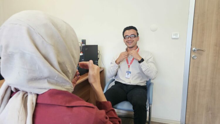 Kayıt alan gözlüğe yazılım geliştirdi, depresyon ve psikiyatrik hastalıkların tanısında kullanılacak