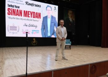 Tarihçi Sinan Meydan Akşehir’de Büyük Taarruz’u anlattı