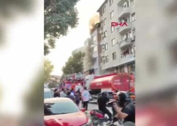 Bursa'da depoda çıkan yangın kısa sürede söndürüldü