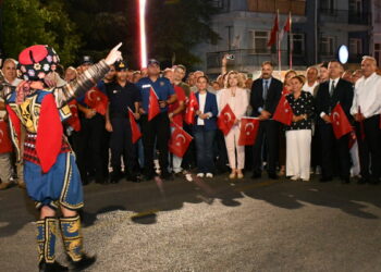 Demirci’de Kurtuluş Festivali kortej yürüyüşüyle başladı