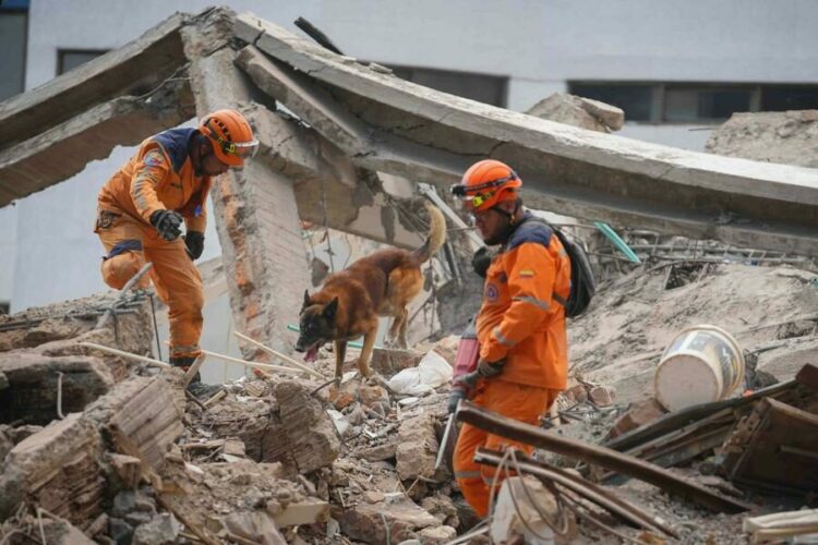 Kolombiya'da 7.4 büyüklüğündeki depremde hayatını kaybedenlerin sayısı 331'e yükseldi