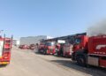 Gaziantep'te elyaf fabrikasında yangın; 2 işçi dumandan etkilendi