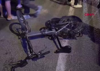 Motosikletin çarptığı elektrikli bisiklet sürücüsü yaralandı