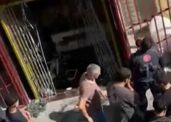Gaziosmanpaşa'da 4'üncü kattan düşen yük asansöründeki işçi ağır yaralandı