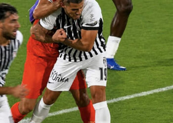 Alanyaspor - Beşiktaş maçındaki tartışmalı pozisyonla ilgili hakemlere suç duyurusu