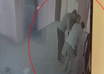 Nefes borusuna şeker kaçan çocuğu okul müdürü Heimlich manevrasıyla kurtardı