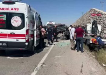 Nevşehir'de çekici ile traktör çarpıştı: 4'ü çocuk 6 yaralı