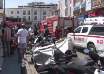 Kilis‘te ev ve iş yerinde yangın; 3 kişi dumandan etkilendi