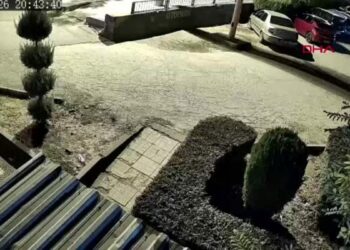 Boşanma aşamasındaki eşini tabancayla öldürüp çocuğunu kaçırdı; o anlar kamerada