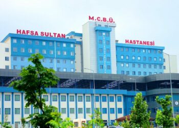 Manisa’da hastalarından 'bıçak parası' aldığı iddia edilen doktor tutuklandı