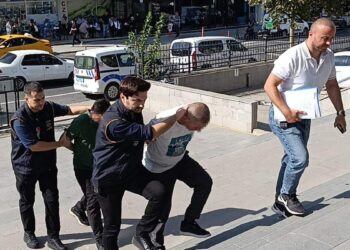 Banka görevlisinin dikkatiyle dolandırılmaktan kurtuldu