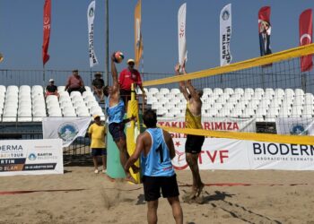 Bartın'da plaj voleybolu heyecanı
