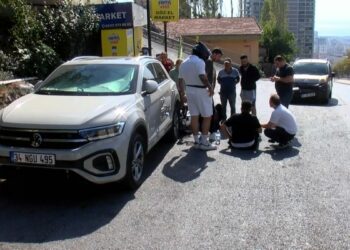 Maltepe'de hafif ticari araçla motosiklet çarpıştı: 1 yaralı
