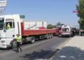 Denizli'de çekici ile kamyonet çarpıştı; 2 yaralı