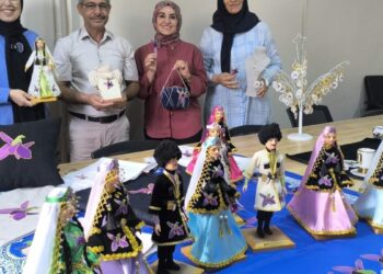Karabağ'ın endemik bitkisi Har-ı Bülbül, hediyelik eşyaları süslüyor