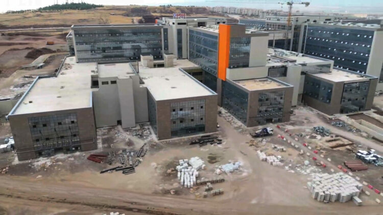 Kayapınar Şehir Hastanesi’nde fiziki gerçekleşme oranı yüzde 98’e ulaştı