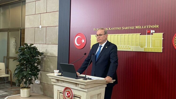 CHP'li Öztrak: Çerçeve yasanın çıkmasını şartlı bir başlangıç olarak görüyoruz