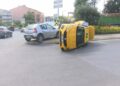 Güngören'de taksi ile otomobil çarpıştı: 2 yaralı