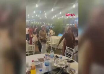 Düğünde davetliler arasındaki kavga kamerada; 6 yaralı
