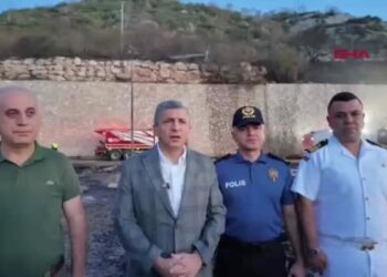 Antalya Balıkçı Barınağı’ndaki yangında 20’den fazla tekne yandı