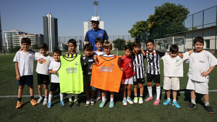 Çankaya’da yaz futbol okulu sona erdi