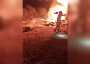 Mardin’de lastik yüklü TIR’da yangın