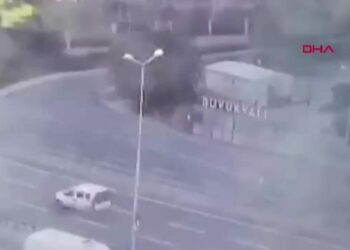 Zeytinburnu'nda 2 kişinin öldüğü İETT otobüsü kazasına neden olduğu belirtilen otomobil sürücüsü gözaltında-1