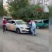 Yol verme tartışmasında motokurye, otomobil sürücüsünü kaputa yatırıp defalarca yumrukladı