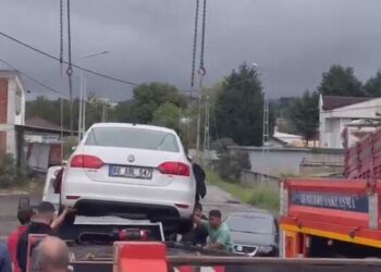 El freni çekilmeyen otomobil, doğal gaz tesisinin bulunduğu alana girdi