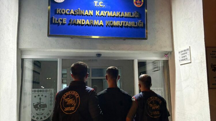 Kayseri'de uyuşturucudan 19 yıl hapis cezasıyla aranan firari hükümlü yakalandı