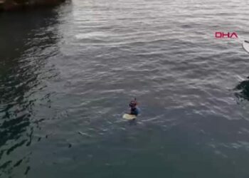 Şahika Ercümen Karamağara Koyu'nda 'Zafer Dalışı' yaptı