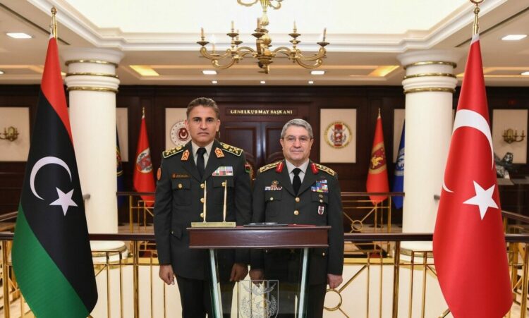 Genelkurmay Başkanı Orgeneral Bayraktaroğlu, Libyalı mevkidaşı Al-Namroush ile bir araya geldi