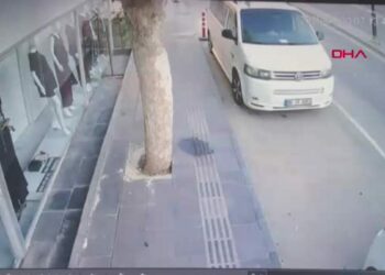 Serik’te 5 araç zincirleme kazaya karıştı