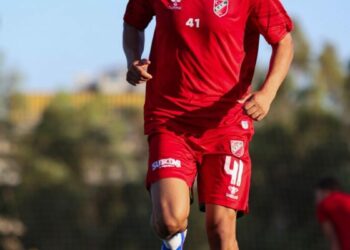 Karşıyaka'da Erol beklemede