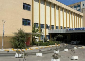 İzmir’de otomobil çarpan Galatasaraylı yönetici yaralandı