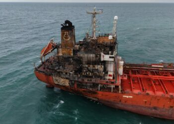 Karadeniz’de dron saldırısına uğrayan tanker, Samsun’da karaya oturdu