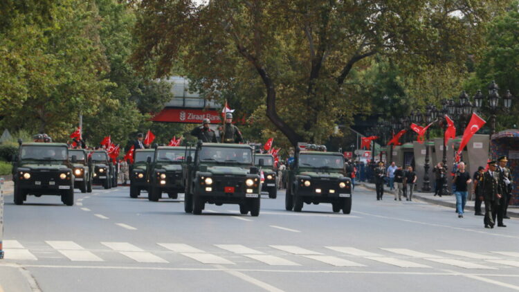 Ankara'da 30 Ağustos korteji