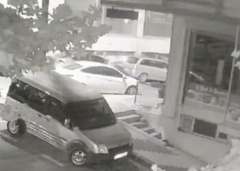 Arnavutköy'de iş yerine ateş açan 2 şüpheli yakalandı