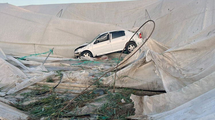Seraya uçan otomobilin sürücüsü ile eşi öldü