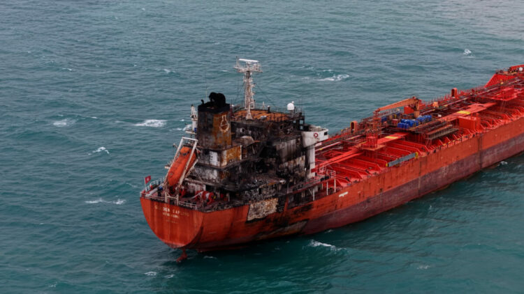Dron saldırısı sonrası sürüklenip, Samsun’da karaya oturan tanker, römorkörle alınacak